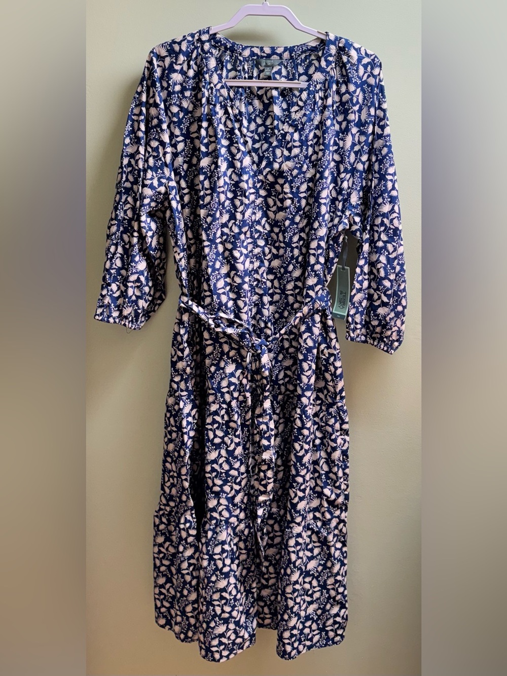 Terra & Sky white and blue floral print dress with tie waist, size 2X